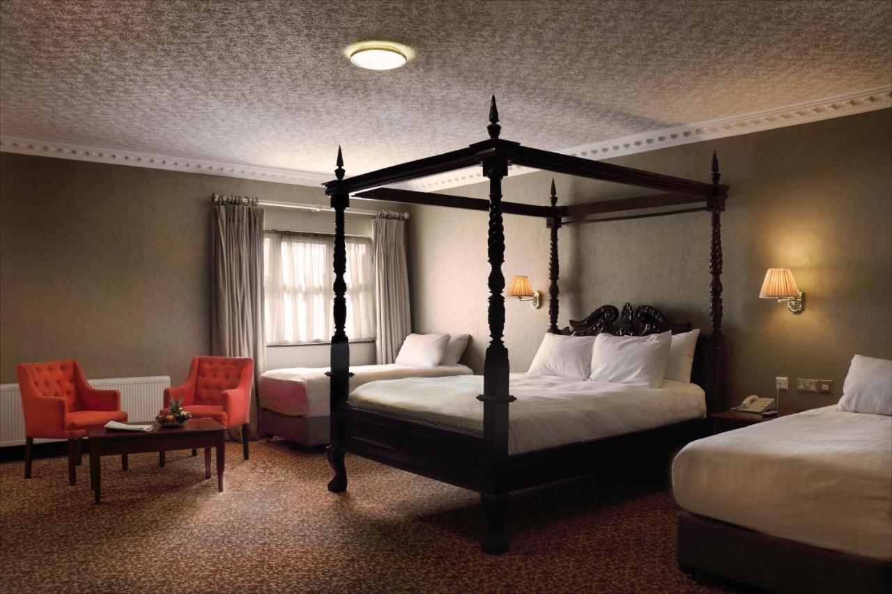 Seven Oaks Hotel คาร์โลว์ ภายนอก รูปภาพ
