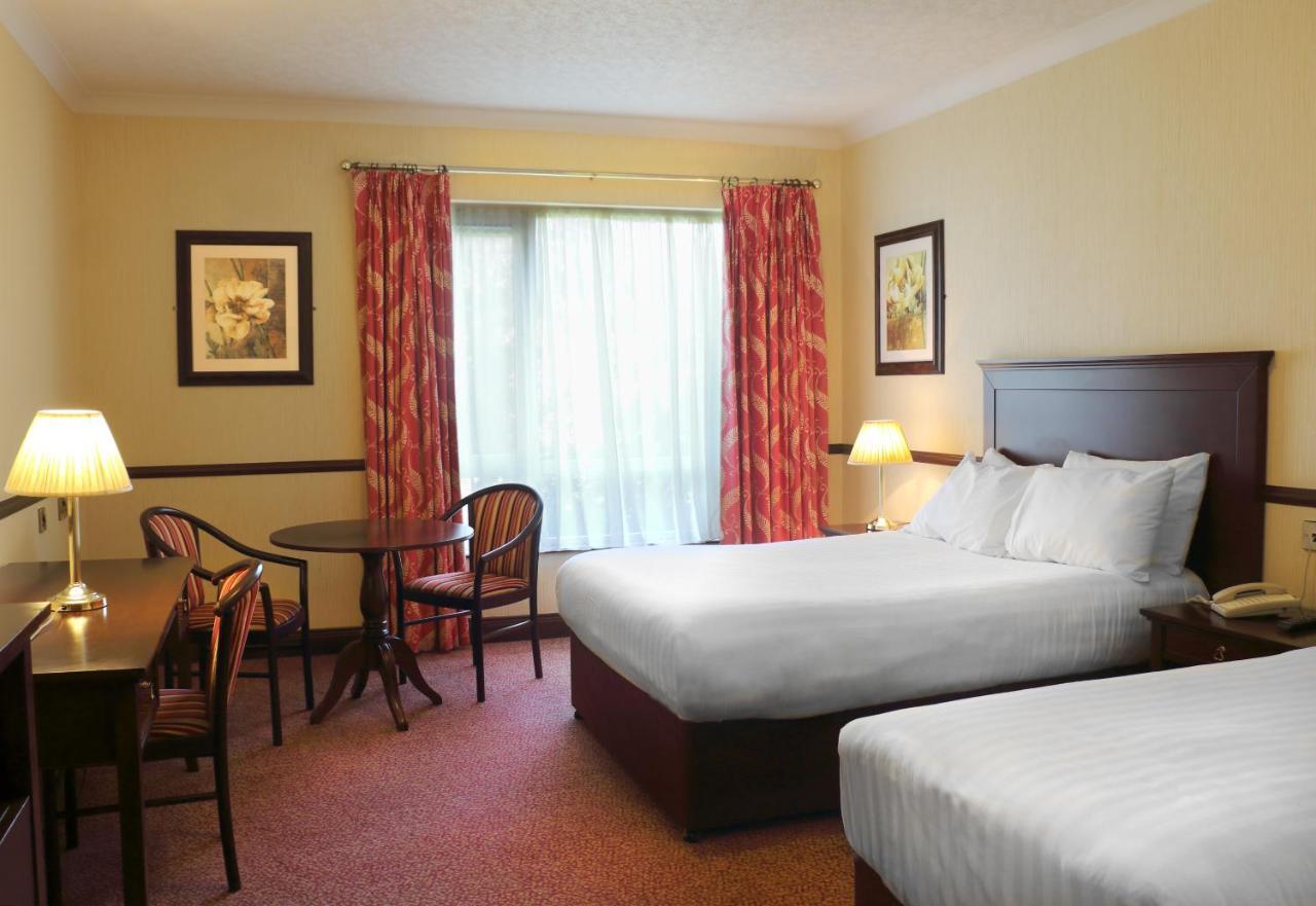 Seven Oaks Hotel คาร์โลว์ ภายนอก รูปภาพ