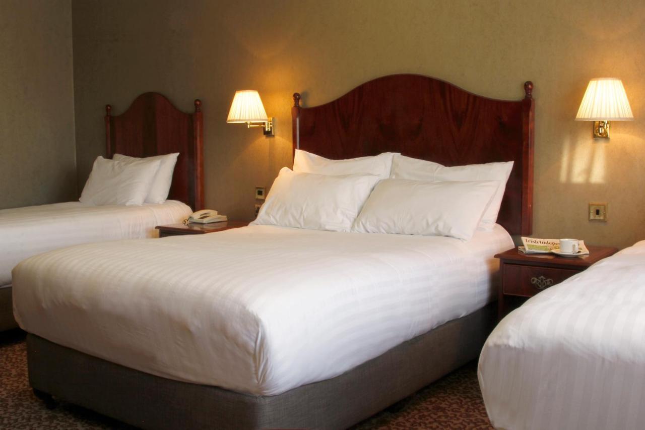 Seven Oaks Hotel คาร์โลว์ ภายนอก รูปภาพ