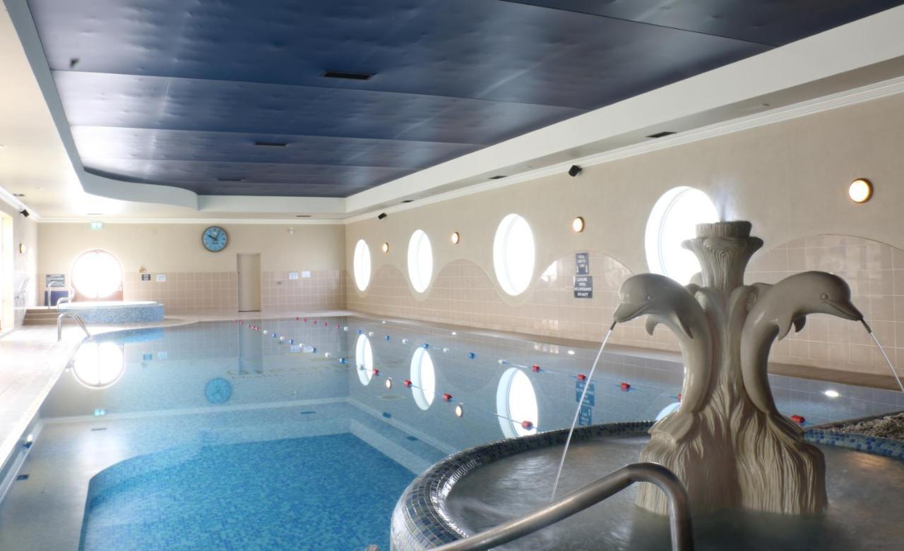 Seven Oaks Hotel คาร์โลว์ ภายนอก รูปภาพ