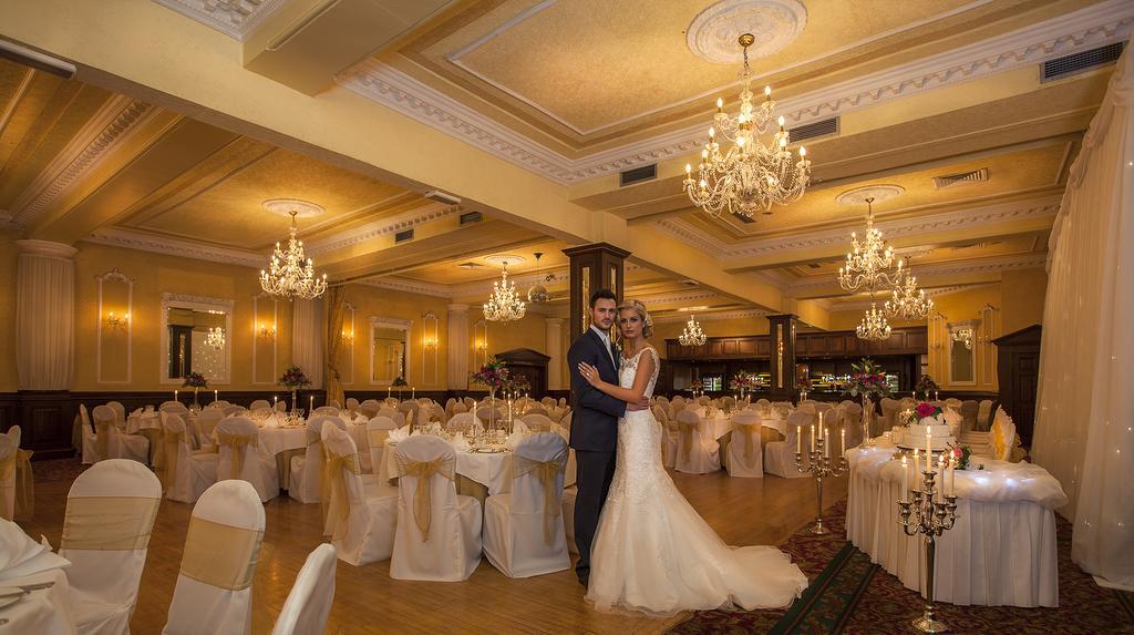 Seven Oaks Hotel คาร์โลว์ ภายนอก รูปภาพ
