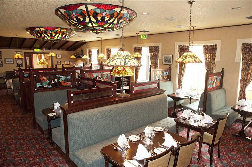 Seven Oaks Hotel คาร์โลว์ ภายนอก รูปภาพ