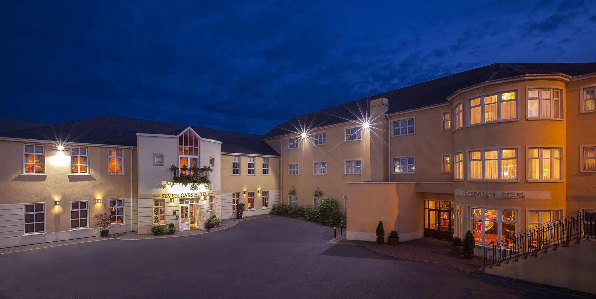 Seven Oaks Hotel คาร์โลว์ ภายนอก รูปภาพ