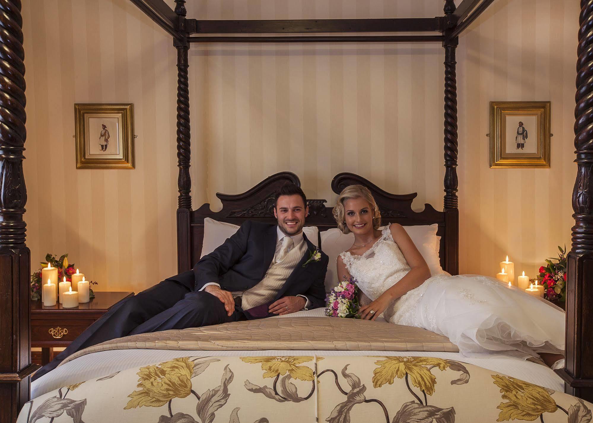 Seven Oaks Hotel คาร์โลว์ ภายนอก รูปภาพ