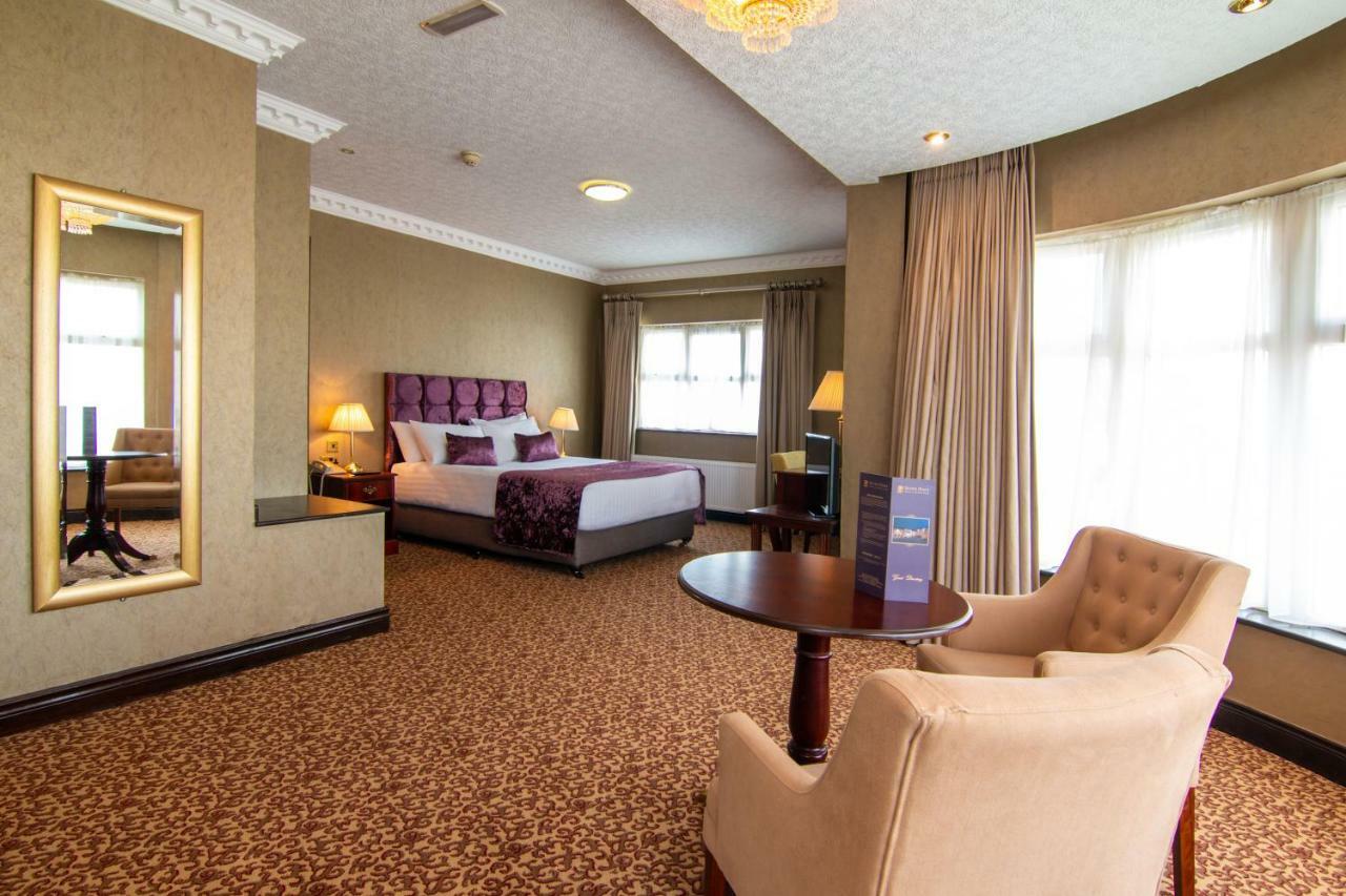 Seven Oaks Hotel คาร์โลว์ ภายนอก รูปภาพ
