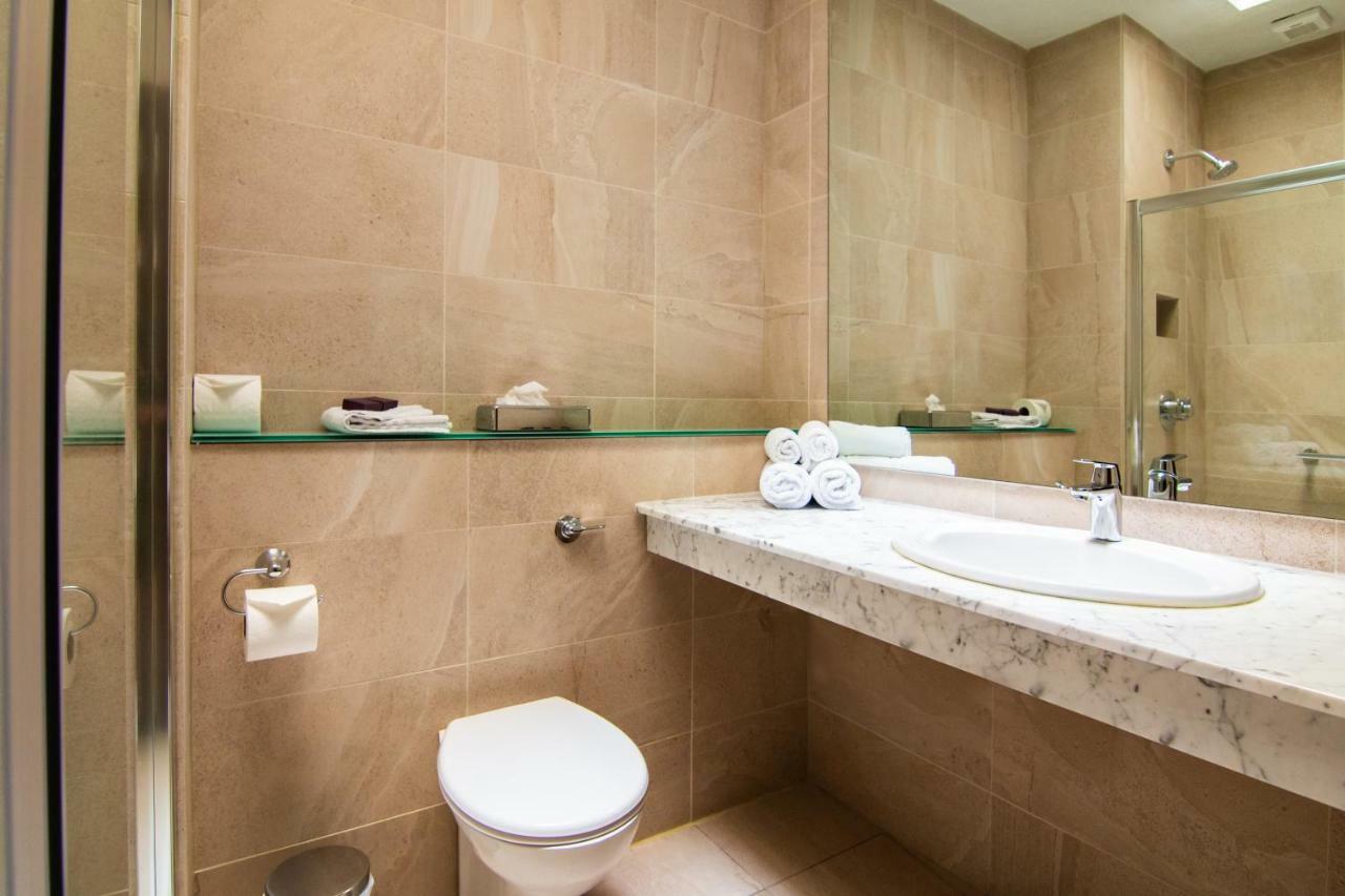 Seven Oaks Hotel คาร์โลว์ ภายนอก รูปภาพ